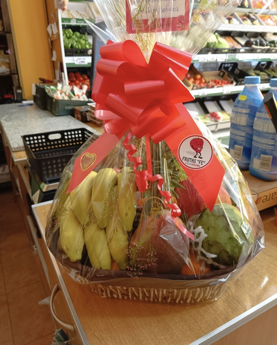 Cesta de Frutas personalizada para Regalo